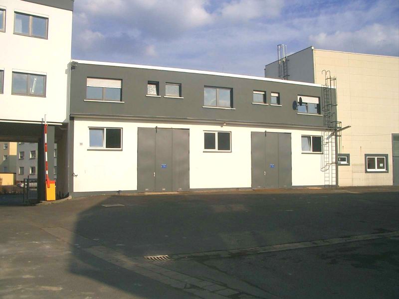 *** 177 m²  Lagerfläche + 100 m² Bürofläche zu vermieten ***