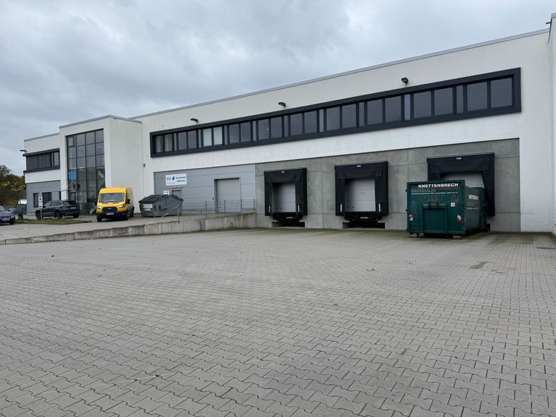 7.092 m² Logistikhalle + 1.378 m² Büro-/Sozialflächen in Neu-Isenburg zu vermieten