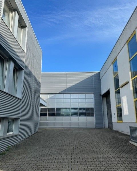 420 m² Lager-/Produktion + 210 m² Bürofläche + 210 m² Servicefläche zu vermieten