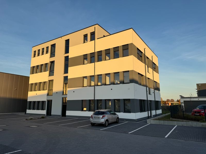 *** NEUBAU ERSTBEZUG *** High-End Büroflächen 147,81 m² in Rodgau – Weiskirchen zu vermieten